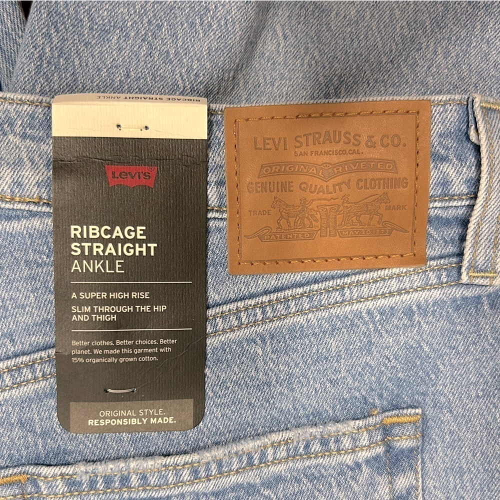 Levi’s Premium Ribcage Straight Ankle Distressed High Rise Size 31 - Picture 12 of 13